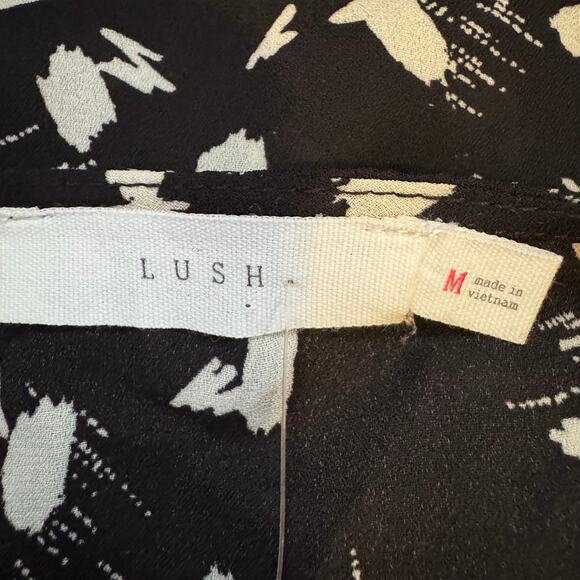 Lush V-Neck Button Up Long Sleeve Blouse Black Ivory NWT Women’s Medium - Picture 8 of 8